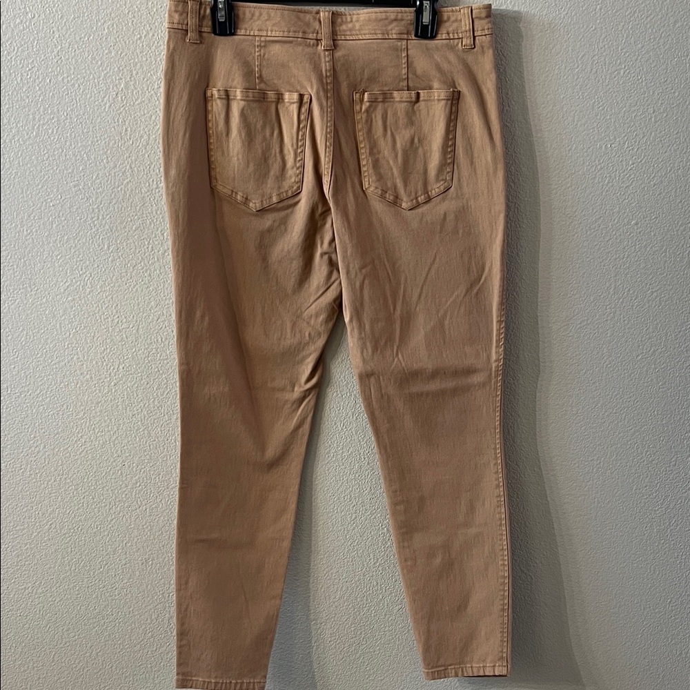 Market & Spruce Women's Tan Chinos - Picture 5 of 6
